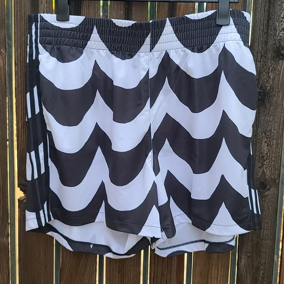 adidas originals X Marimekko Primegreen Sustainable Athletic Shorts Plus Size 2X - Picture 7 of 16